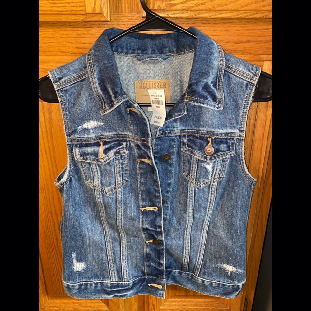 NWT Hollister Vest
